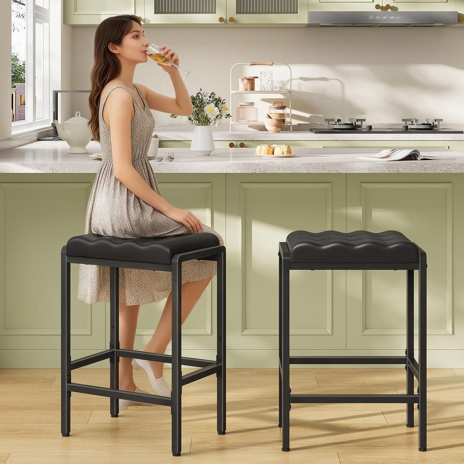 imageHOOBRO Bar Stools Bar Chairs Set of 2 Counter Height Bar Stools with PU Upholstered Seat and DualHeight Footrests PU Leather Metal Frame for Dining Room Kitchen Counter Black BB64BYP201